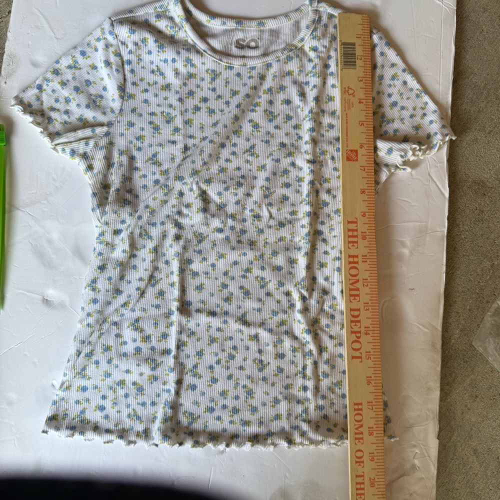 Floral Fitted Cropped T-Shirt